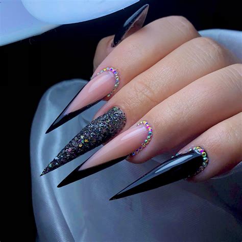 acrylic nails stiletto black